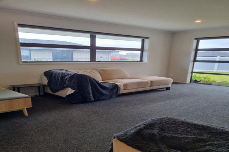 Photo of property in 28 Kitemaunga Avenue, One Tree Point, 0118