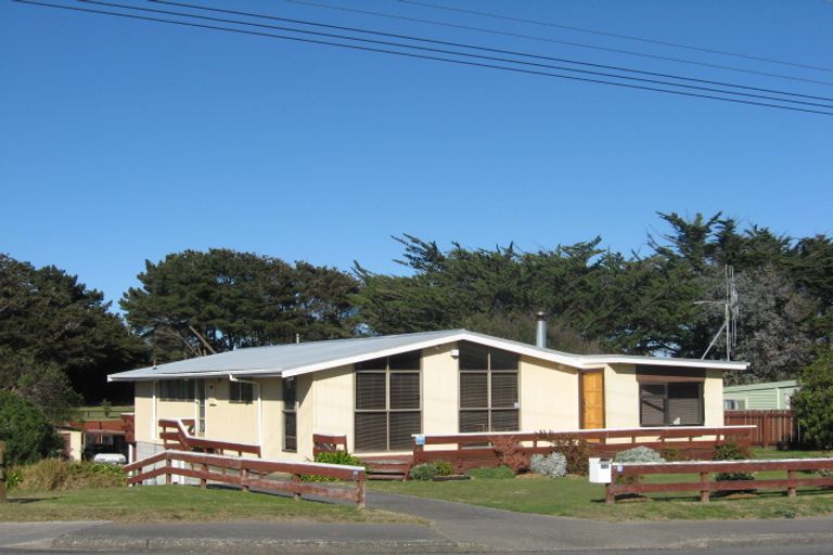 Photo of property in 631 Waitarere Beach Road, Waitarere Beach, Levin, 5510