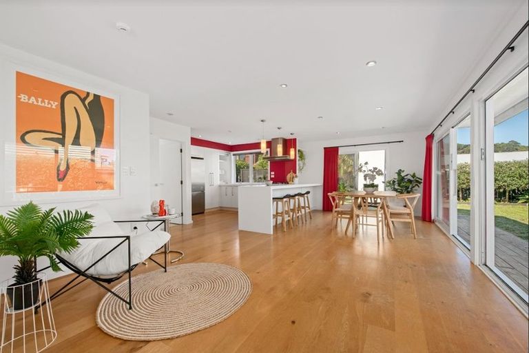 Photo of property in 19 Miro Street, Eastbourne, Lower Hutt, 5013