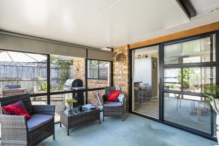 Photo of property in 1/6 Marbeth Court, Botany Downs, Auckland, 2010