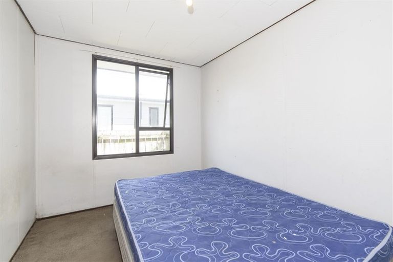 Photo of property in 1/12 Cameron Place, Ranui, Auckland, 0612