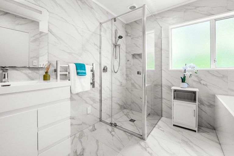 Photo of property in 1180 East Coast Road, Redvale, Albany, 0794