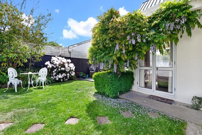 Photo of property in 1/80a Nortons Road, Avonhead, Christchurch, 8042