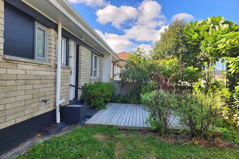 Photo of property in 2/68 Great South Road, Papakura, 2110