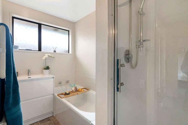 Photo of property in 1/37 Karnak Crescent, Russley, Christchurch, 8042