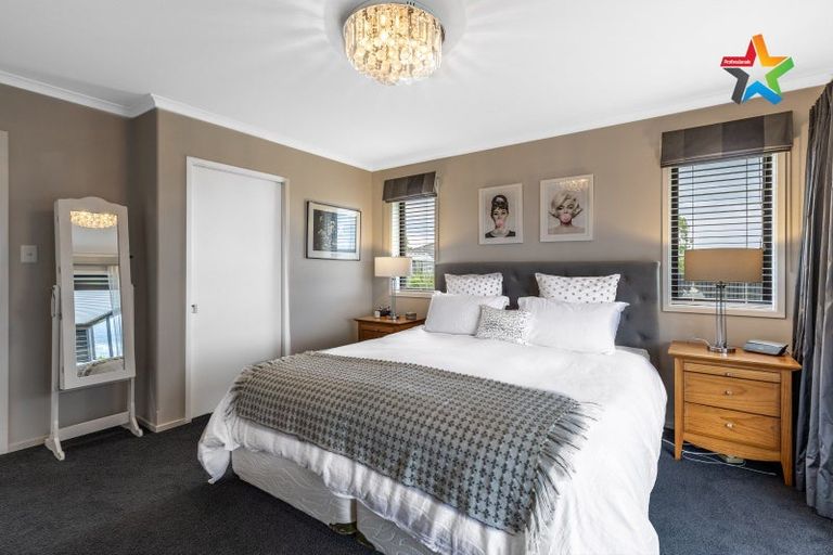 Photo of property in 16 Court Of Ascot, Seaward Bush, Invercargill, 9812