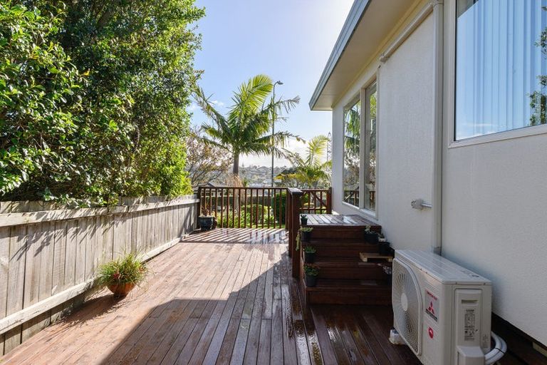 Photo of property in 60 Hewlett Road, Massey, Auckland, 0614