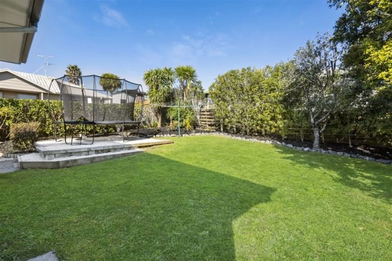 Photo of property in 2/28 Bay Street, Red Beach, 0932