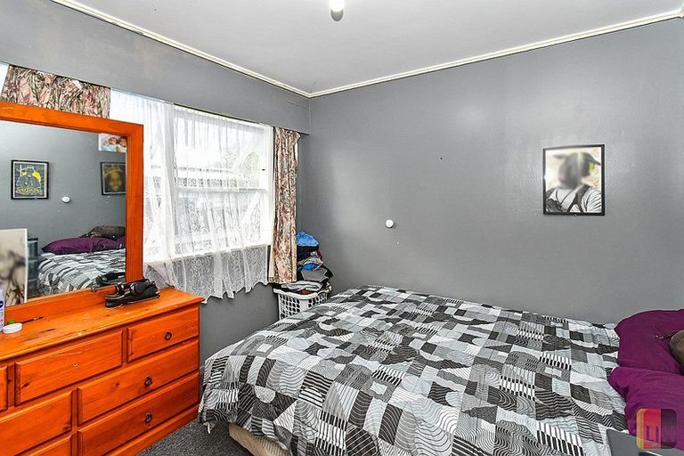 Photo of property in 37 Gainsborough Street, Manurewa, Auckland, 2102