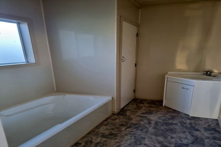 Photo of property in 28 Princess Street, Martinborough, 5711