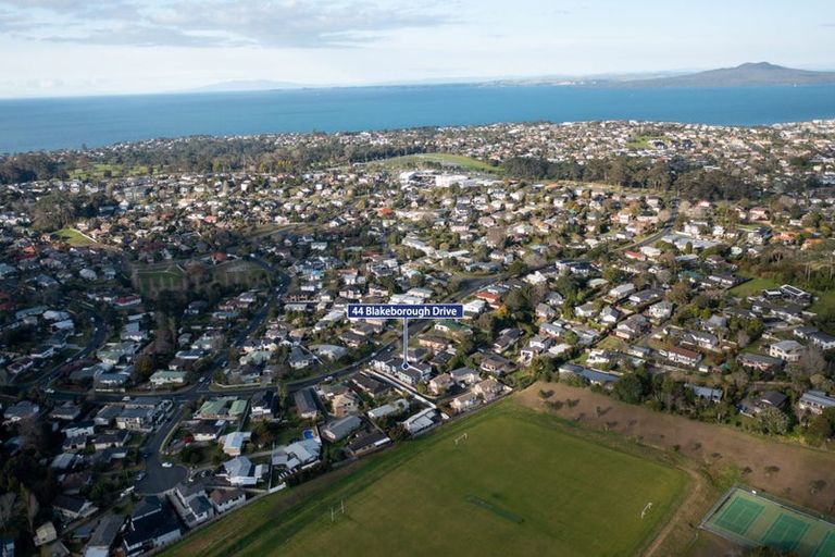 Photo of property in 44d Blakeborough Drive, Forrest Hill, Auckland, 0620