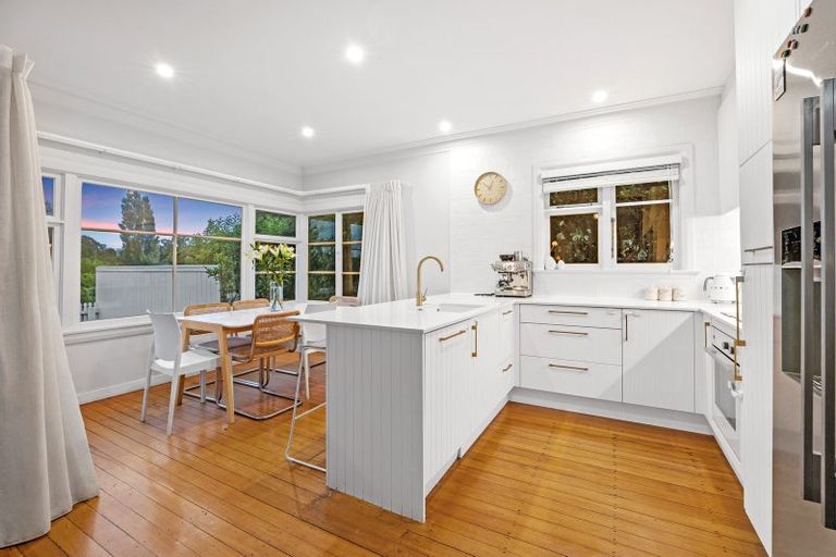 Photo of property in 50 Centaurus Road, Cashmere, Christchurch, 8022