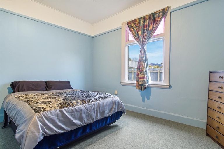 Photo of property in 17 George Street, Waimate, 7924