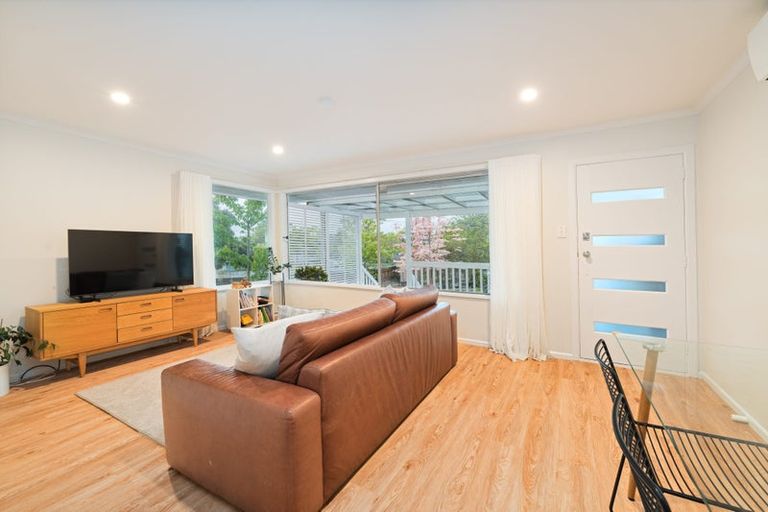 Photo of property in 3/99a View Road, Sunnyvale, Auckland, 0612