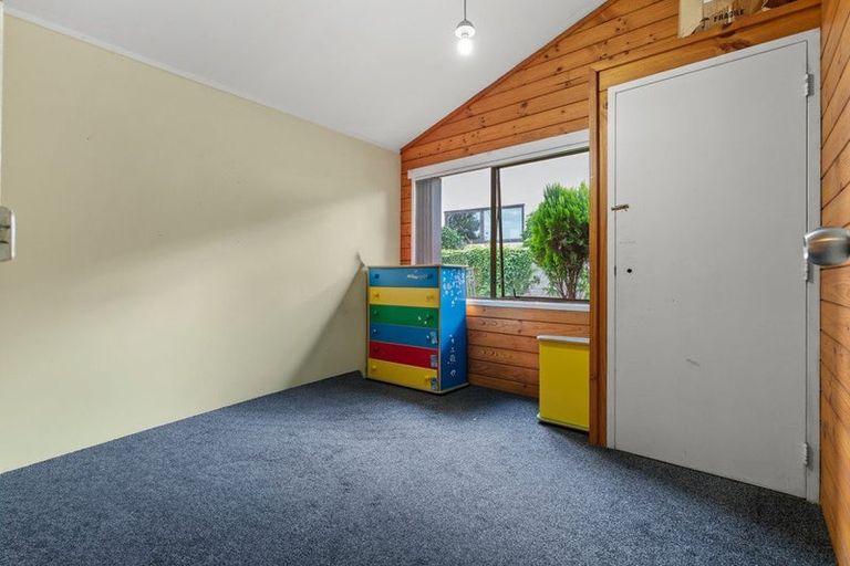 Photo of property in 80 Eugenia Rise, Totara Heights, Auckland, 2105