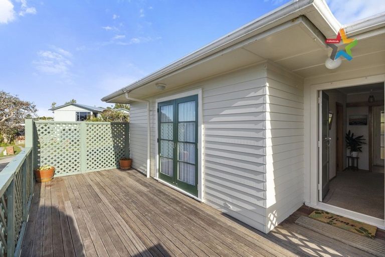 Photo of property in 66 Oakleigh Street, Maungaraki, Lower Hutt, 5010