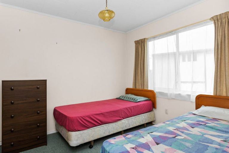 Photo of property in 2/24 Oxford Street, Taradale, Napier, 4112