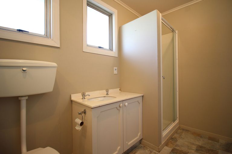 Photo of property in 8 Campbell Street, Alexandra, 9320