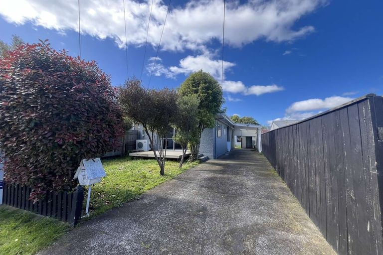 Photo of property in 2/71 Hikurangi Street, Trentham, Upper Hutt, 5018