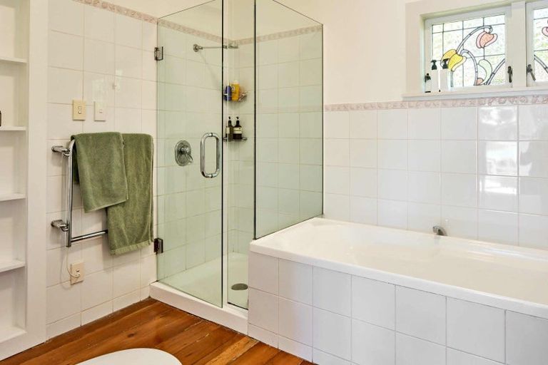 Photo of property in 89 Paremata Road, Paremata, Porirua, 5024