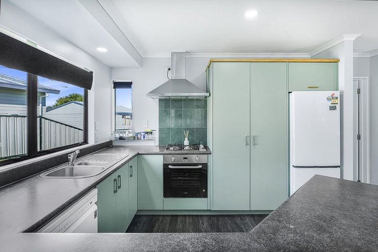 Photo of property in 8 Caulfield Place, Nawton, Hamilton, 3200