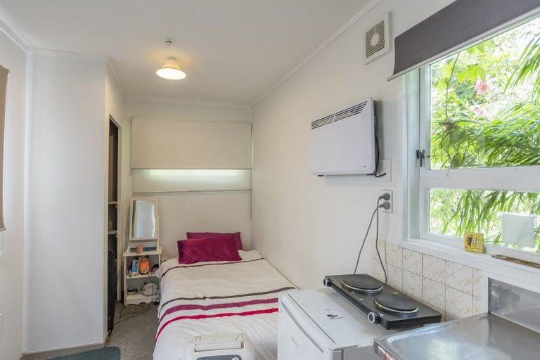 Photo of property in 53 Hawker Street, Mount Victoria, Wellington, 6011