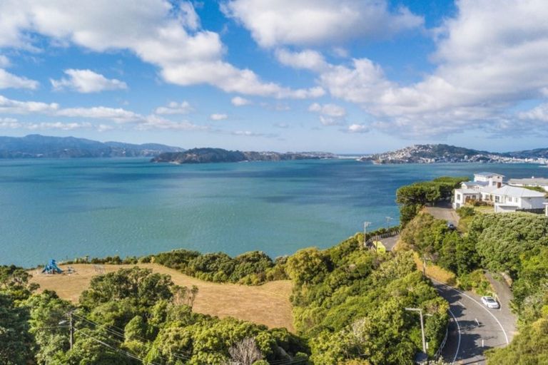 Photo of property in 33 Homebush Road, Khandallah, Wellington, 6035