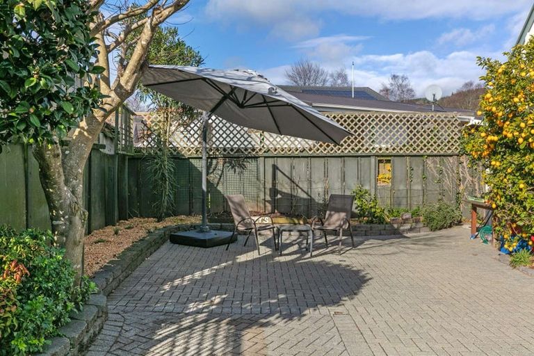 Photo of property in 2 Waitawa Place, Lynmore, Rotorua, 3010