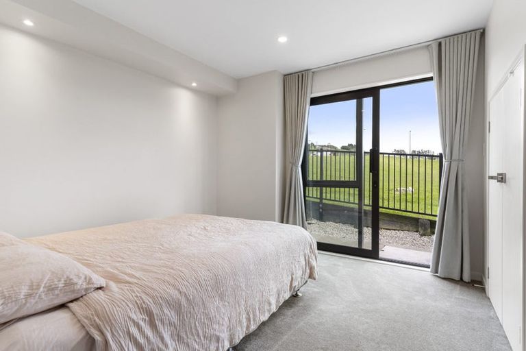 Photo of property in 36 Pohewa Road, Silverdale, 0932