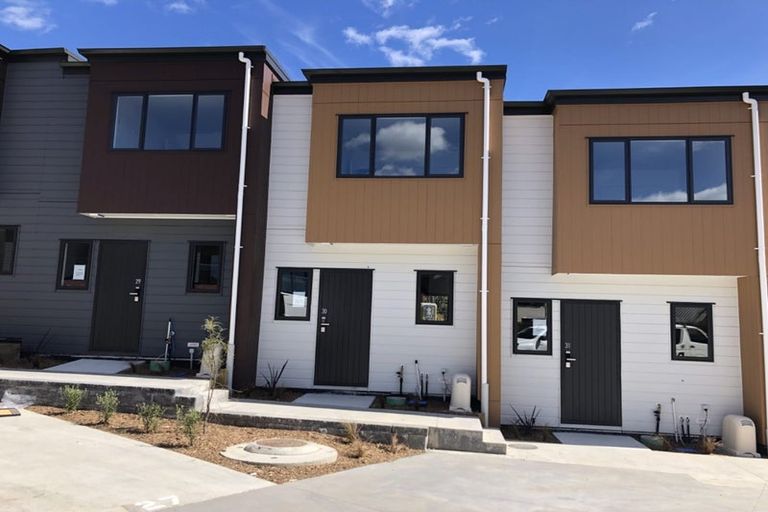 Photo of property in 30/9 Schnapper Rock Road, Greenhithe, Auckland, 0632