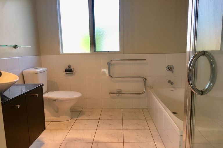 Photo of property in 321 Chapel Road, Flat Bush, Auckland, 2016