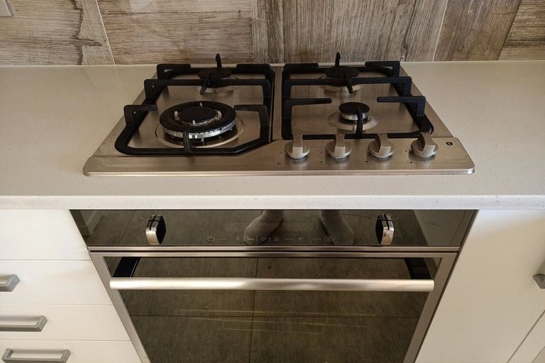 Photo of property in 21 Oaktree Avenue, Browns Bay, Auckland, 0630