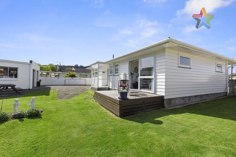 Photo of property in 33 Rosebank Avenue, Avalon, Lower Hutt, 5011