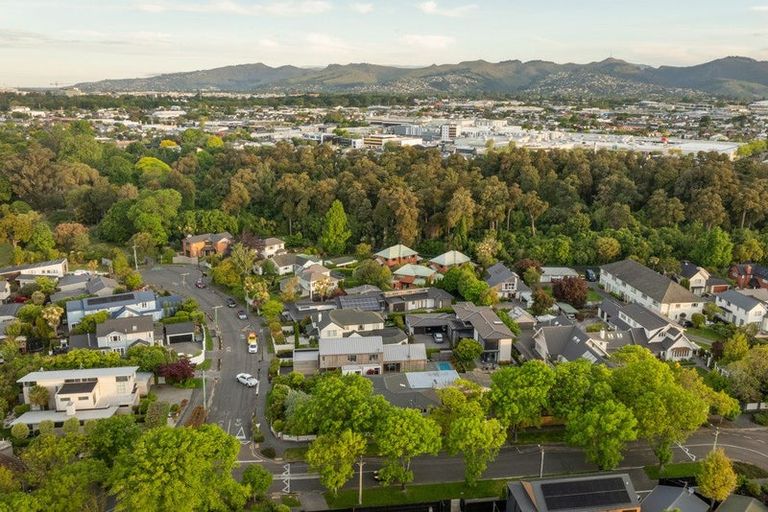 Photo of property in 3 Ngahere Street, Fendalton, Christchurch, 8041