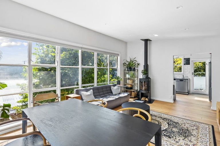 Photo of property in 28 Eatwell Avenue, Paraparaumu Beach, Paraparaumu, 5032