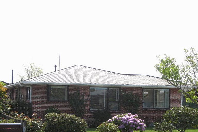 Photo of property in 18 Clipper Place, Redwood, Christchurch, 8051