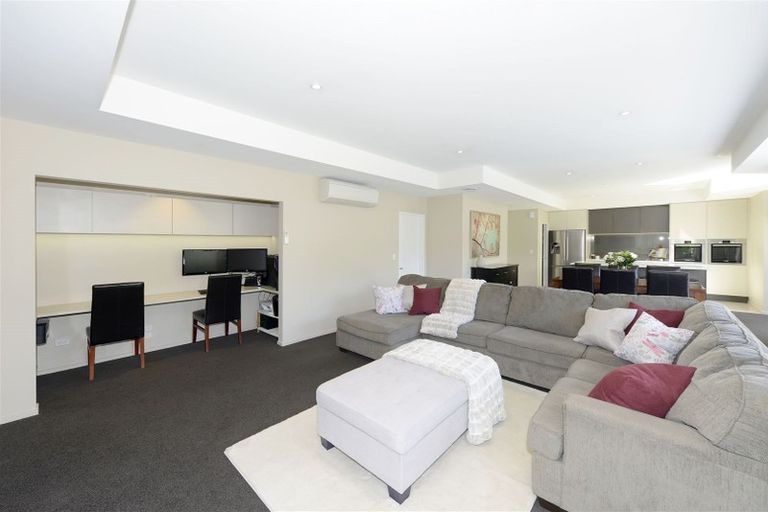 Photo of property in 8 Seagrave Place, Ilam, Christchurch, 8041