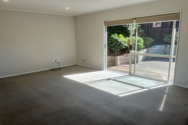 Photo of property in 109a Gossamer Drive, Pakuranga Heights, Auckland, 2010