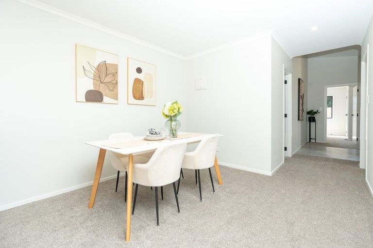 Photo of property in 2/22 Dalgliesh Avenue, Forest Lake, Hamilton, 3200