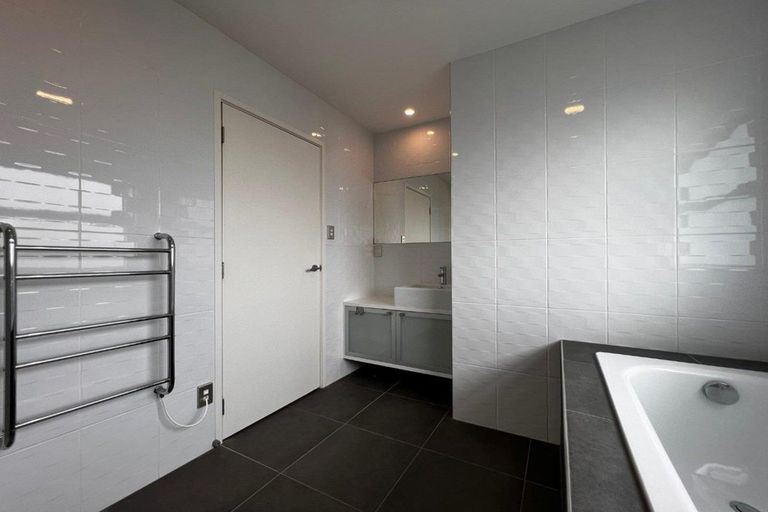 Photo of property in 1 Powercourt Drive, Flat Bush, Auckland, 2019