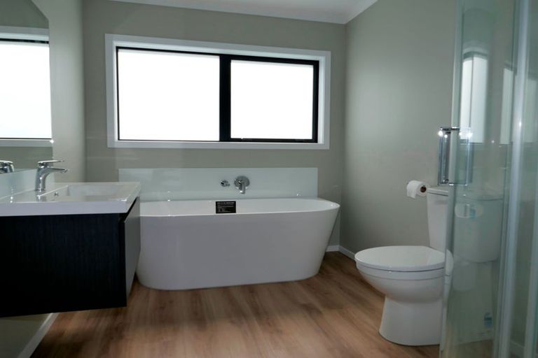 Photo of property in 8 Rotoiti Place, Paraparaumu, 5032