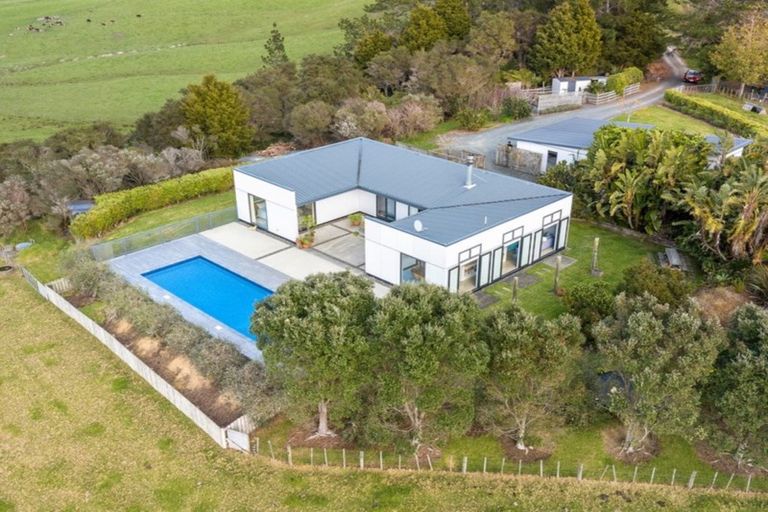 Photo of property in 200 Waiteitei Road, Wellsford, 0974