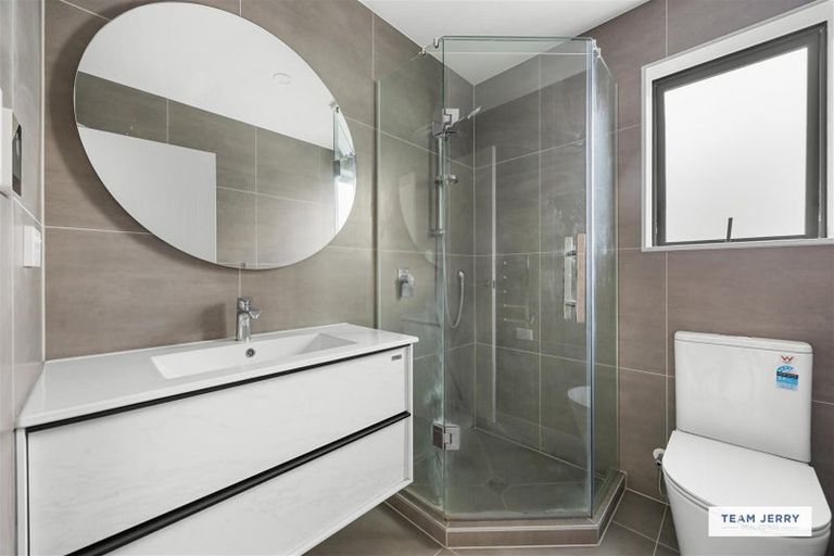 Photo of property in 63 Whare Kauri Road, Papakura, 2110