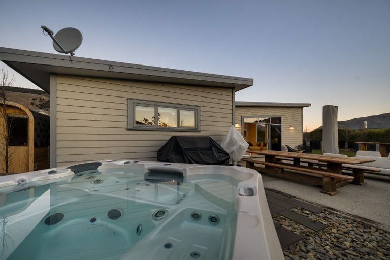 Photo of property in 120 Rob Roy Lane, Wanaka, 9305
