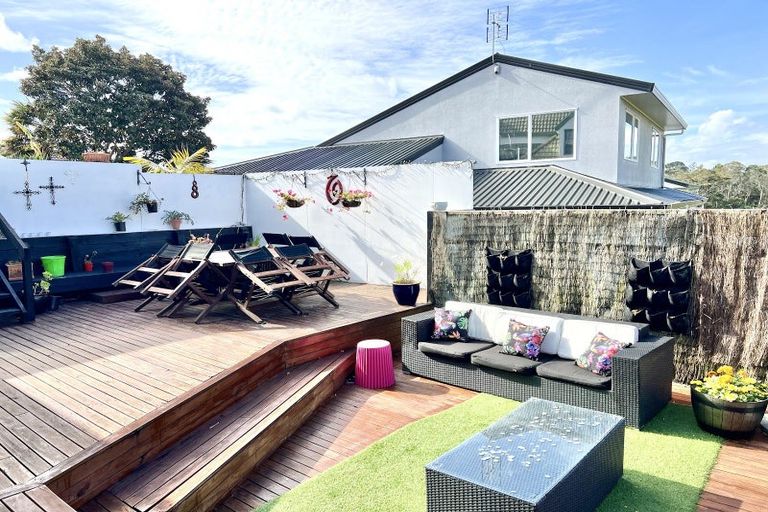 Photo of property in 1/3 Pelican Lane, Unsworth Heights, Auckland, 0632