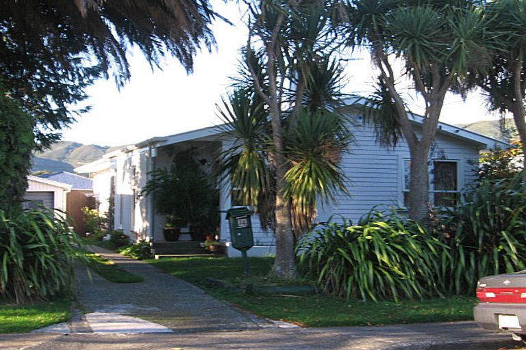 Photo of property in 14 Karamu Crescent, Wainuiomata, Lower Hutt, 5014