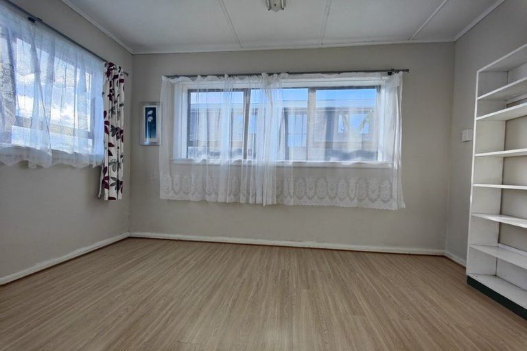 Photo of property in 50 Earlsworth Road, Mangere East, Auckland, 2024