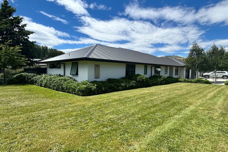 Photo of property in 51 Howards Drive, Lake Hayes, Queenstown, 9304