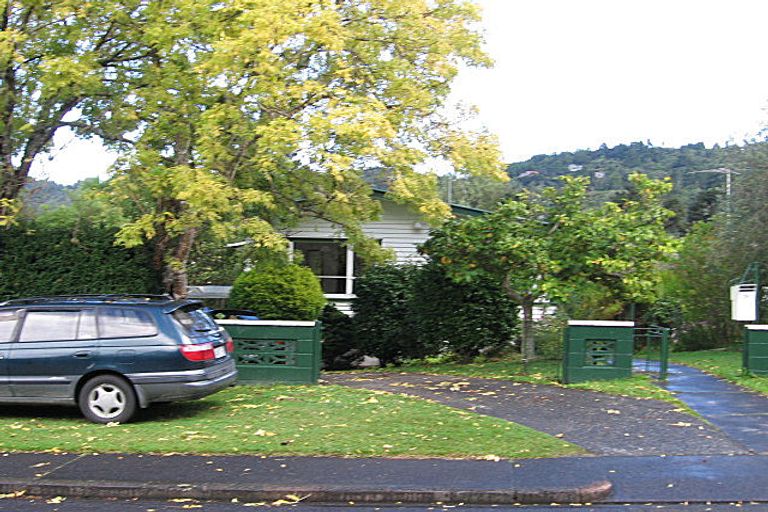 Photo of property in 19 Rimutaka Place, Titirangi, Auckland, 0604