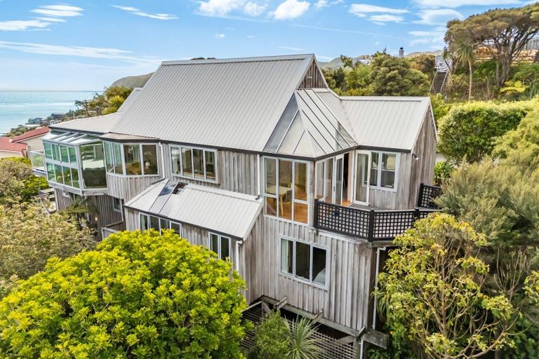 Photo of property in 1 Roys Road, Plimmerton, Porirua, 5026